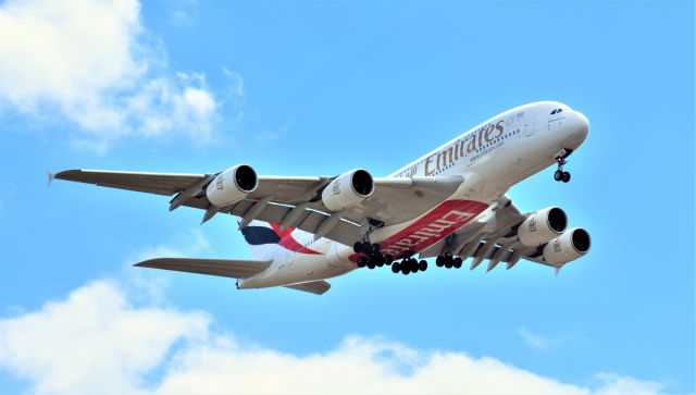 Airbus A380-800 (A6-EDL)