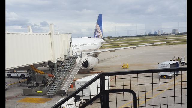Airbus A320 (N459UA)