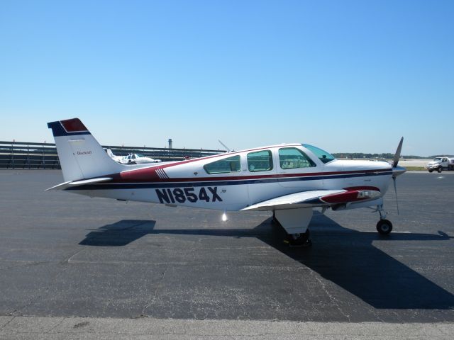 Beechcraft Bonanza (33) (N1854X)