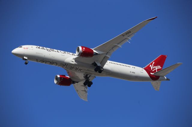Boeing 787-9 Dreamliner (G-VDIA)