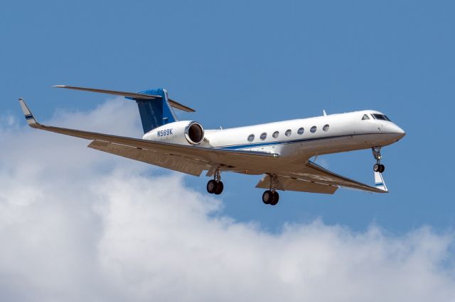 Gulfstream Aerospace Gulfstream V (N589K) - Gullfstream GV-SP, G550 sn 5235. N589K final rwy 21 YPPH_18 March 2023