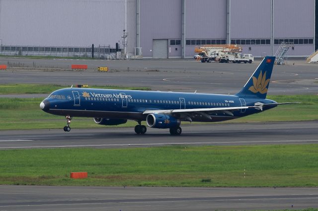Airbus A321 (VN-A606)