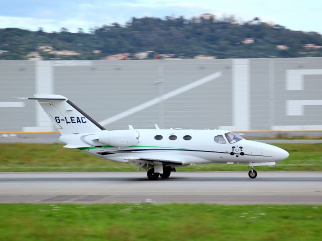 Cessna Citation Mustang (G-LEAC)