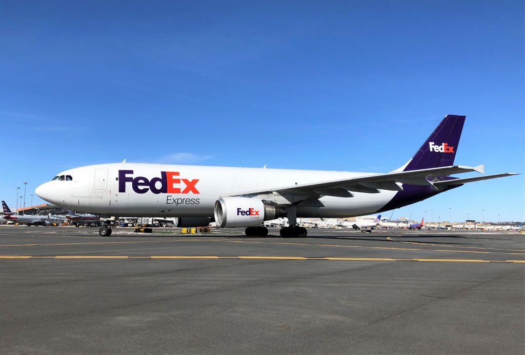 Airbus A300F4-600 (N683FE)