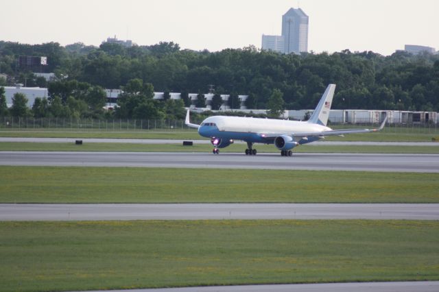 Boeing 757-200 (N90003) - VP Mike Pence Taking Off John Glenn International (KCMH).