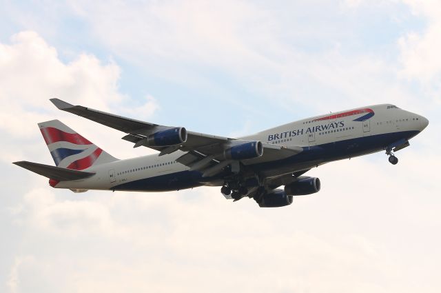 Boeing 747-400 (G-BNLJ) - Thistle Hotel Viewing Terrace, London Heathrow, 29th August 2016