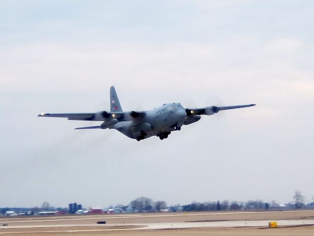 Lockheed C-130 Hercules — - YOUNGSTOWN