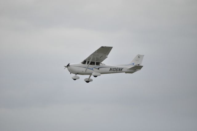 Cessna Skyhawk (N106NK)