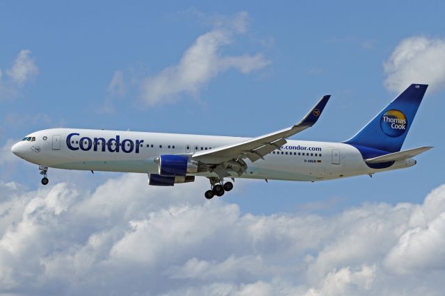 BOEING 767-300 (D-ABUB)