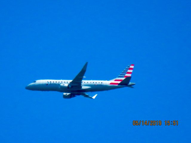 Embraer 175 (N249NN)