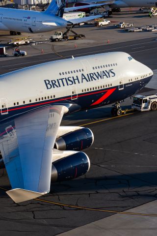 Boeing 747-400 (G-BNLY)