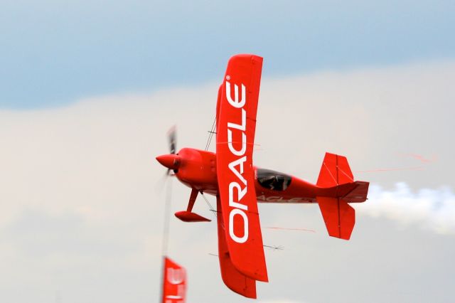 — — - Sean D. Tucker cuts the ribbon - Dayton Airshow 2009