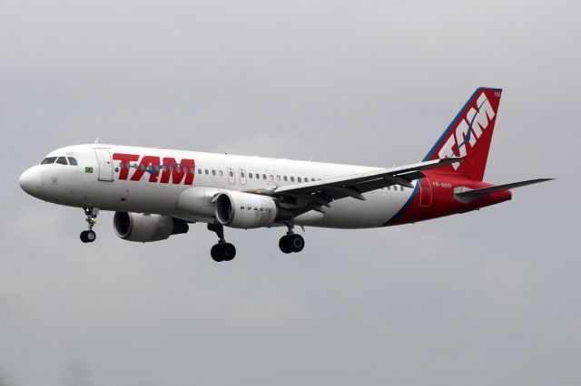 Airbus A320 (PR-MHR)