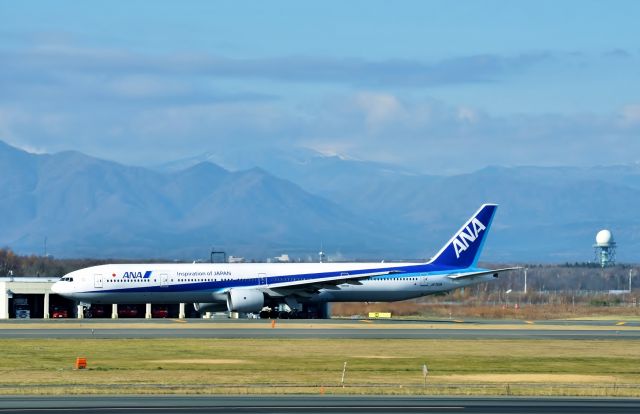 Boeing 777-200 (JA752A)