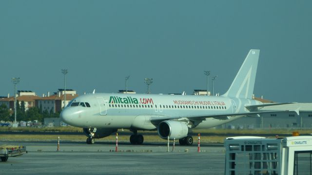 Airbus A320 (EI-DSA) - Del to Air One in 2006br /Del to Alitalia in 2010