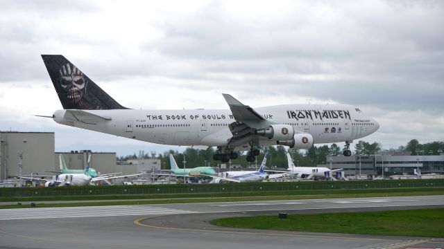 Boeing 747-400 (TF-AAK) - ABD666 ED FORCE ONE on final to Rwy 16R on 4/12/16. (ln 1325 / cn 32868). Iron Maiden made a short visit to the Boeing facility.