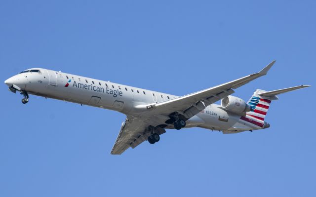 Canadair Regional Jet CRJ-900 (N563NN)