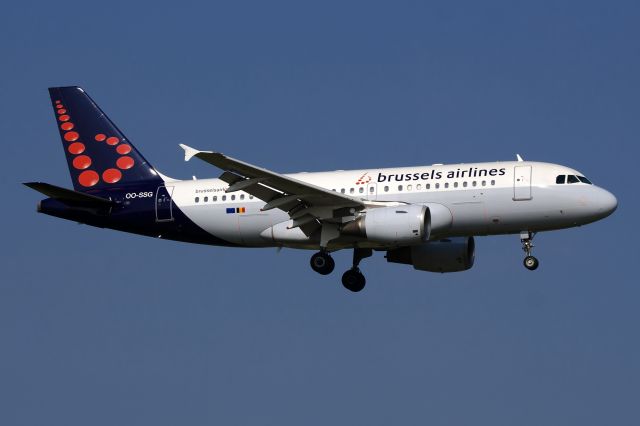 Airbus A320 (OO-SSG)