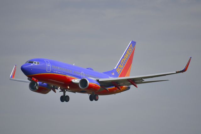 Boeing 737-700 (N208WN)
