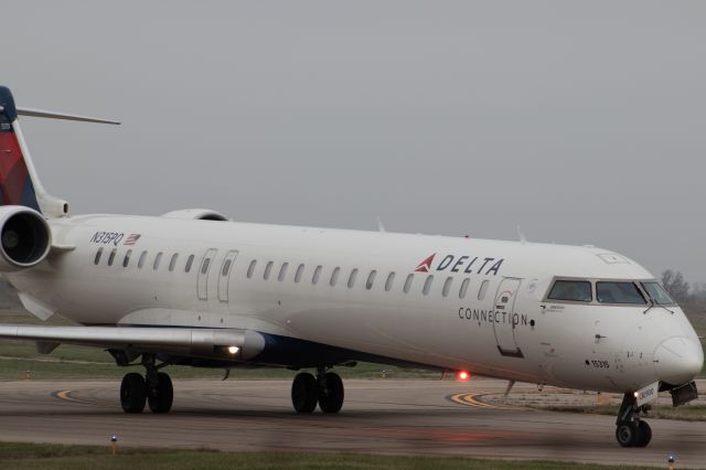 Canadair Regional Jet CRJ-900 (N315PQ)