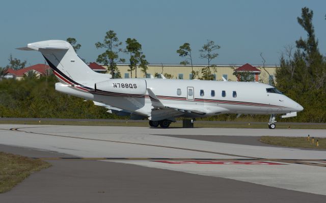 Bombardier Challenger 300 (N788QS)