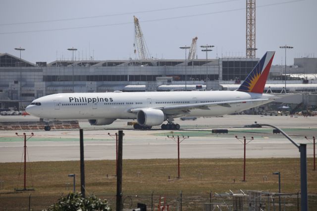 BOEING 777-300ER (RP-C7777)