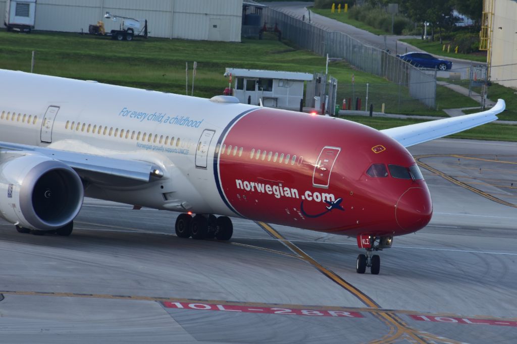Boeing 787-8 (G-CKLZ)