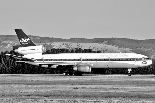 Airbus A320 (OH-LHA) - JAT - YUGOSLAV AIRLINES - DOUGLAS DC-10-30 - REG : OH-LHA (CN 47956/181) - ADELAIDE INTERNATIONAL AIRPORT SA. AUSTRALIA - YPAD 21/2/1988