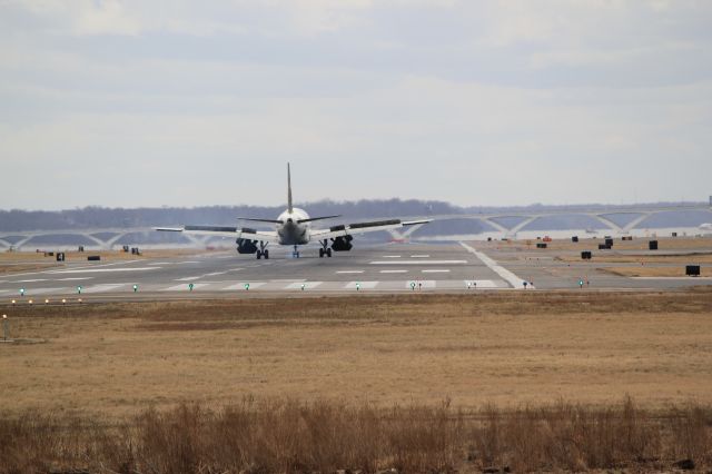 Airbus A319 (N932FR) - Runway 19, touch down - spoilers, reverse and brakes