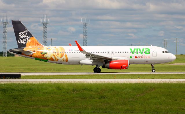 Airbus A320 (XA-VAX) - Viva A320 in the lion special livery departing RWY 36C.