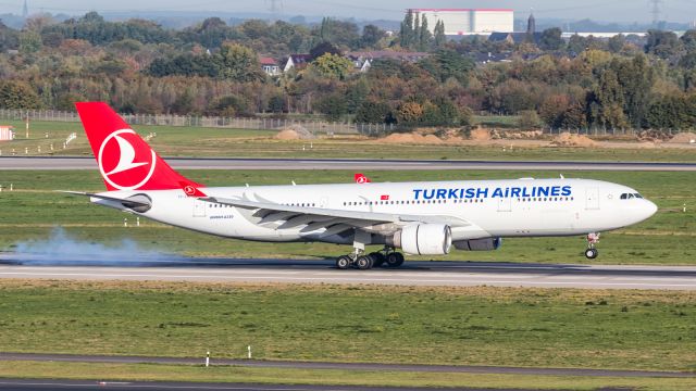 Airbus A330-200 (TC-LOI)