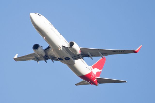 Boeing 737-800 (VH-VYJ) - Boeing 737-800 Qantas VH-VYJ YPPH July 2016.