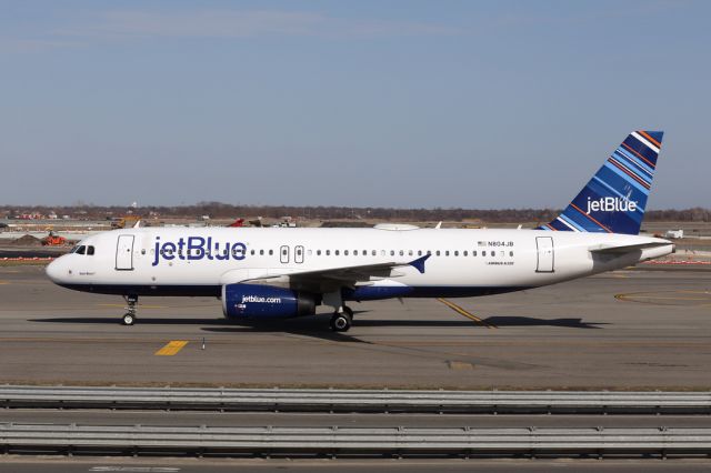 Airbus A320 (N804JB) - JBU422 from Nassau.  6 April 2015