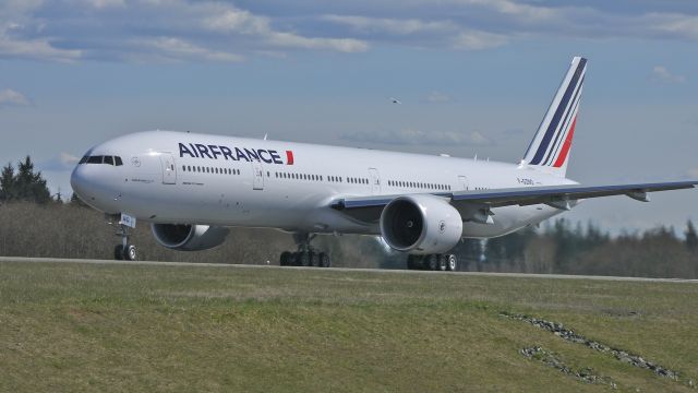 BOEING 777-300 (F-GZNO) - BOE252 (LN:1007) begins its roll on runway 34L for a flight test on 4/7/12.