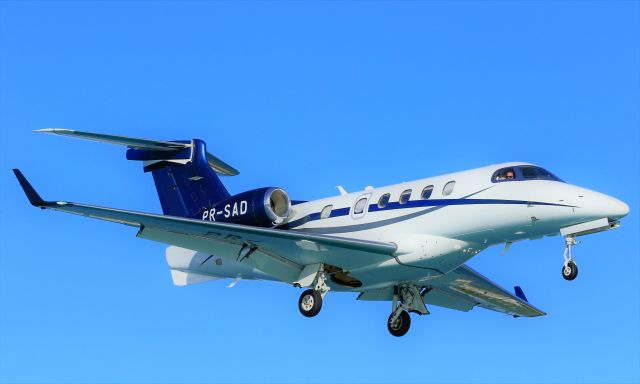 Embraer Phenom 300 (PR-SAD)