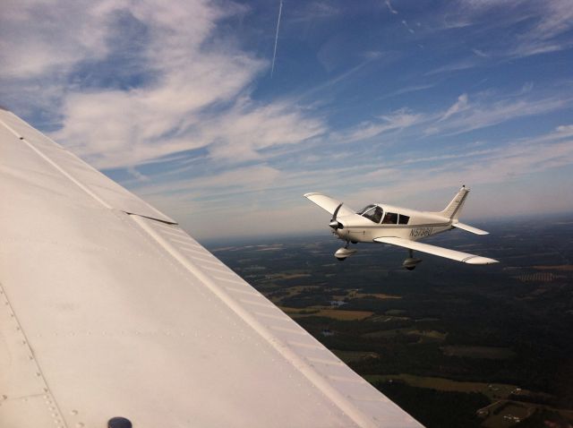 Piper Cherokee (N5738U)