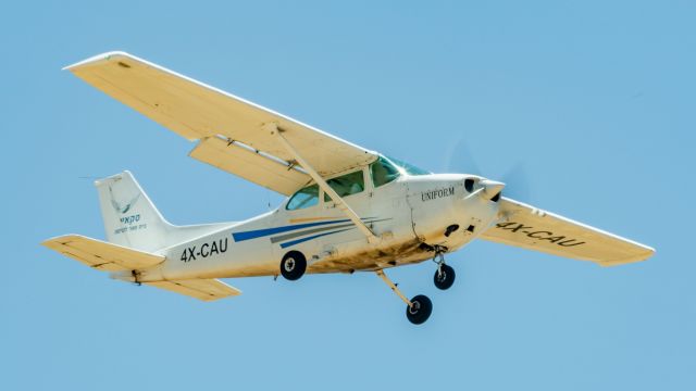 Cessna Skyhawk (4X-CAU)