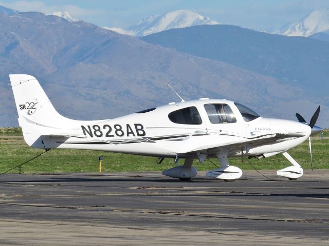 Cirrus SR-22 (N828AB)