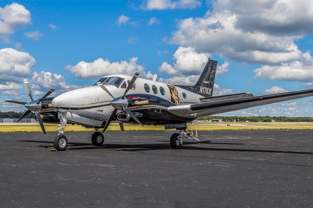 Beechcraft King Air 90 (N17KK)