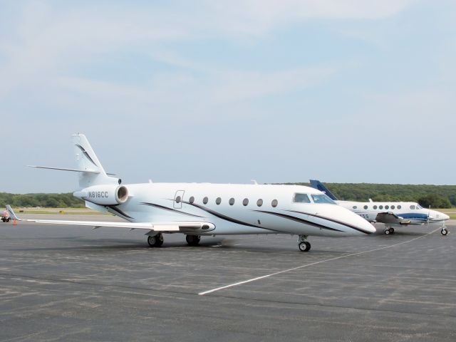 IAI Gulfstream G200 (N816CC) - Taxiing out for a trip to France with a fuel stop in Canada.