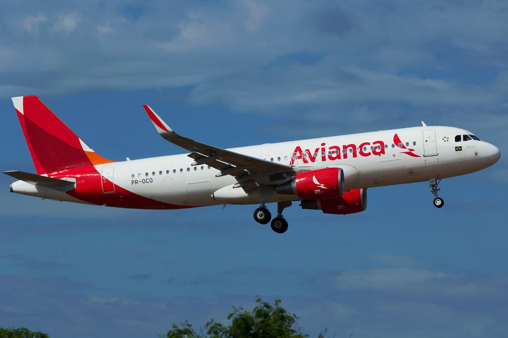 Airbus A320 (PR-OCO)