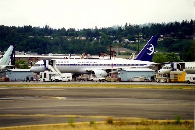 Boeing 757-200 (B-2853) - KRNT - Brand new LN 811 at Boeing  Renton in June 1998.