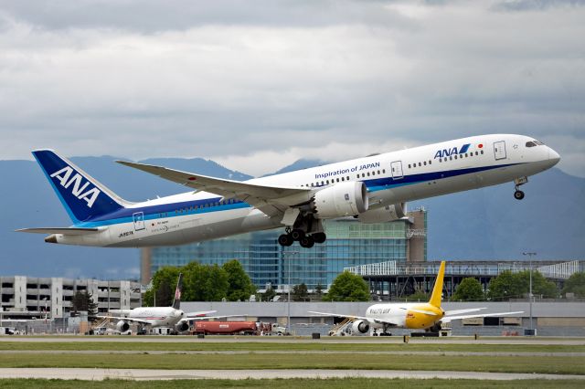 Boeing 787-9 Dreamliner (JA897A)