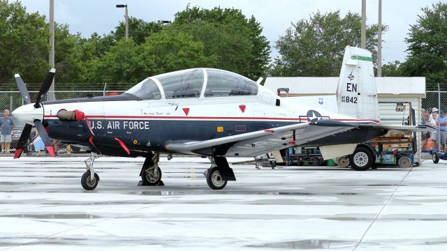 06-3842 — - 29/04/2022: A 2006 Raytheon T-6A Texan on the ramp at the 2022 Airshow.