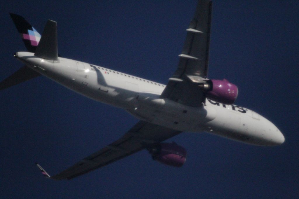 Airbus A320 (N541VL) - DEPARTURE 27 MMTJ