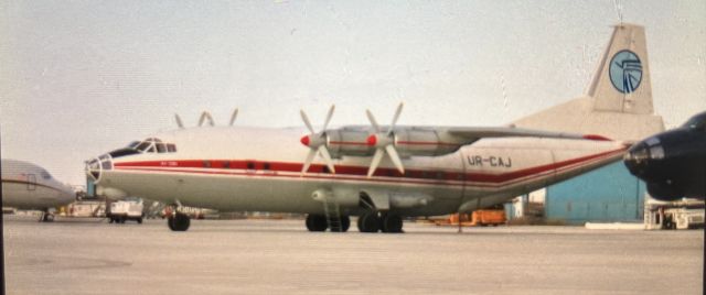 Antonov An-12 (UR-CAJ)