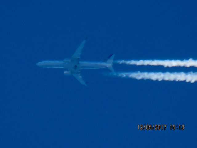 Boeing 737-900 (N69830)