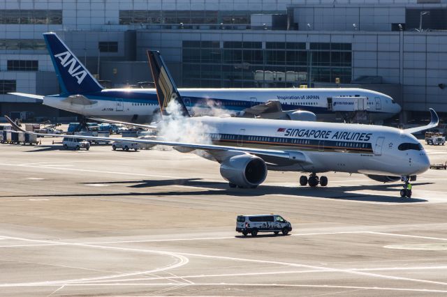 Airbus A350-900 (9V-SML)