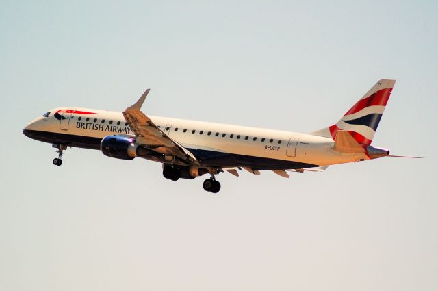 Embraer ERJ-190 (G-LCYP)