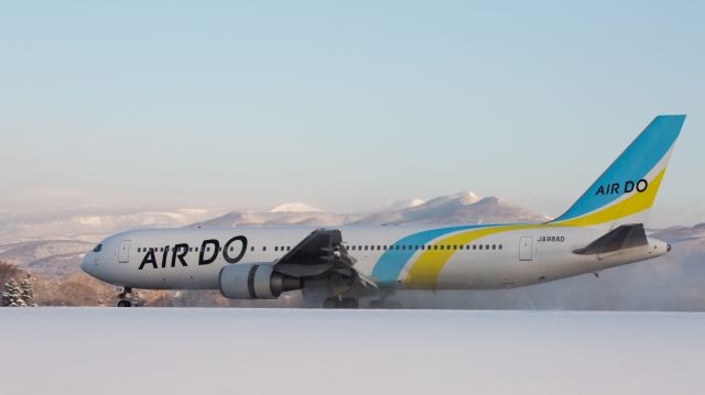 BOEING 767-300 (JA98AD) - Hokkaido International Airlines / Boeing 767-33A/ERbr /Jan.10.2016 Hakodate Airport [HKD/RJCH] JAPAN